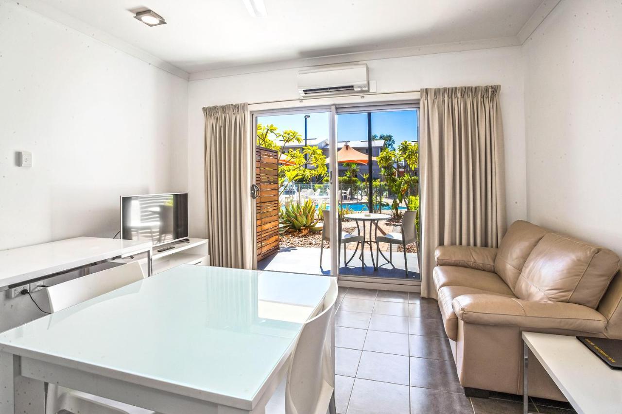 Onslow Beach Resort מראה חיצוני תמונה