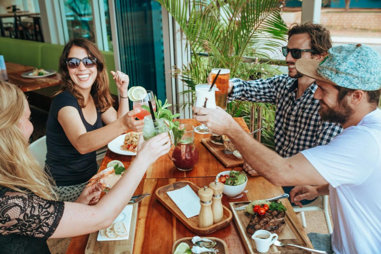 Onslow Beach Resort מראה חיצוני תמונה