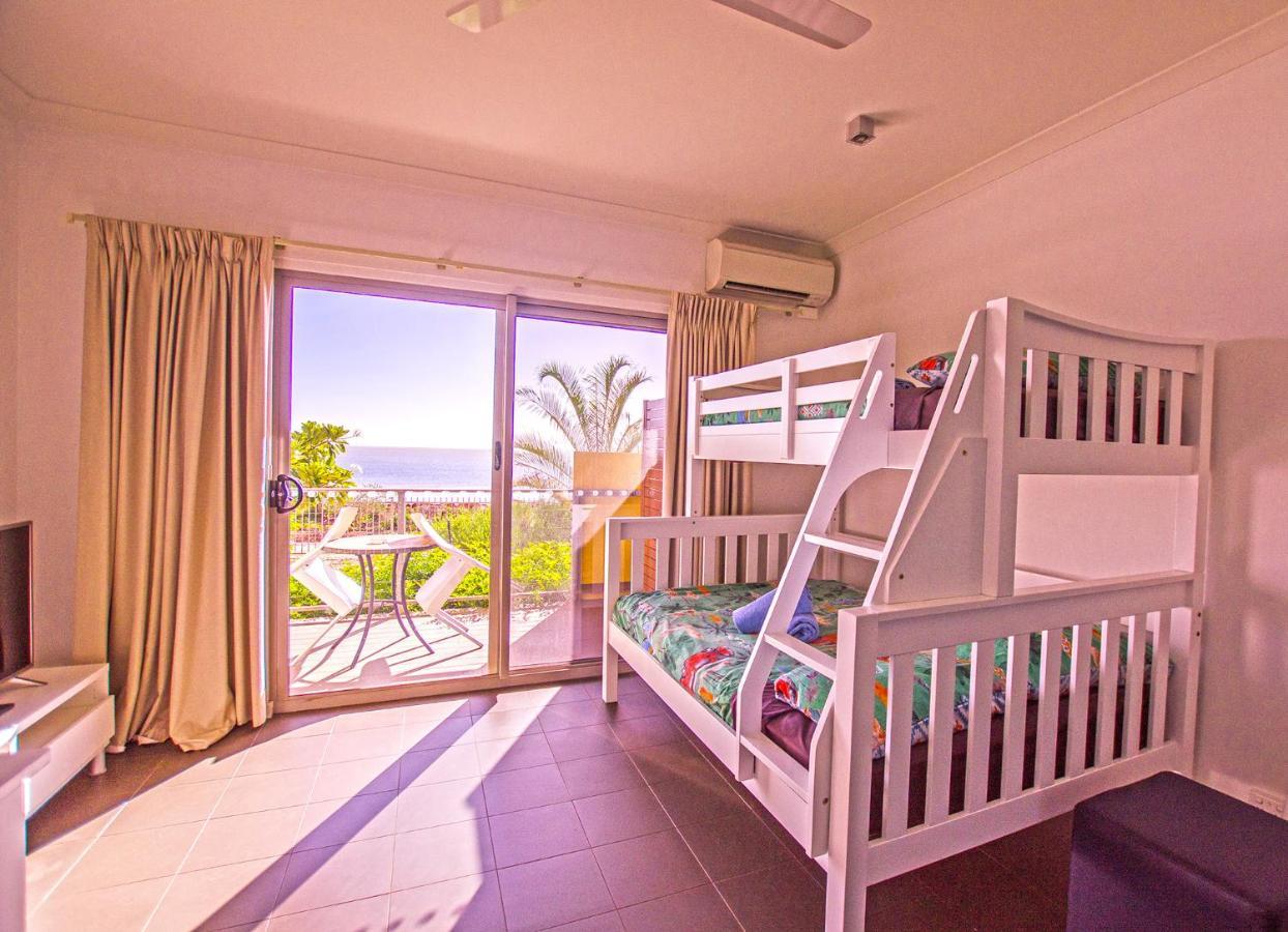 Onslow Beach Resort מראה חיצוני תמונה