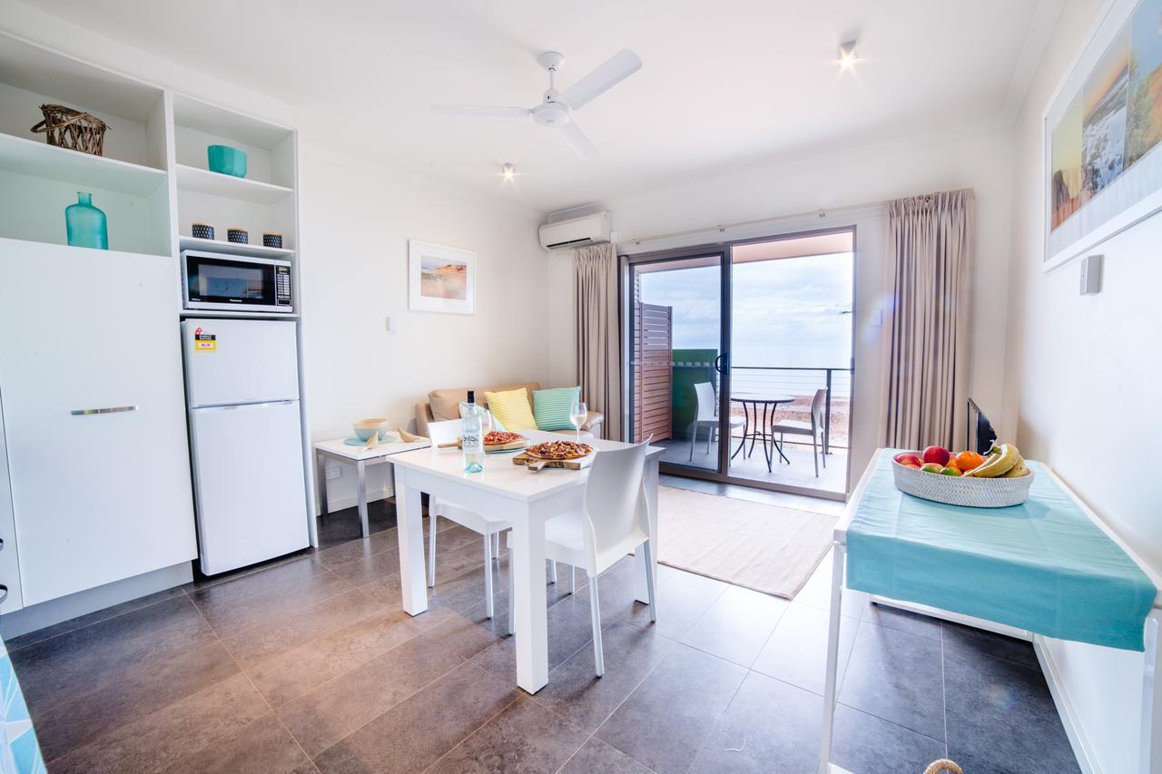 Onslow Beach Resort מראה חיצוני תמונה